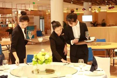 你与酒店精英之间，只差一个三亚中瑞酒店管理职业学院